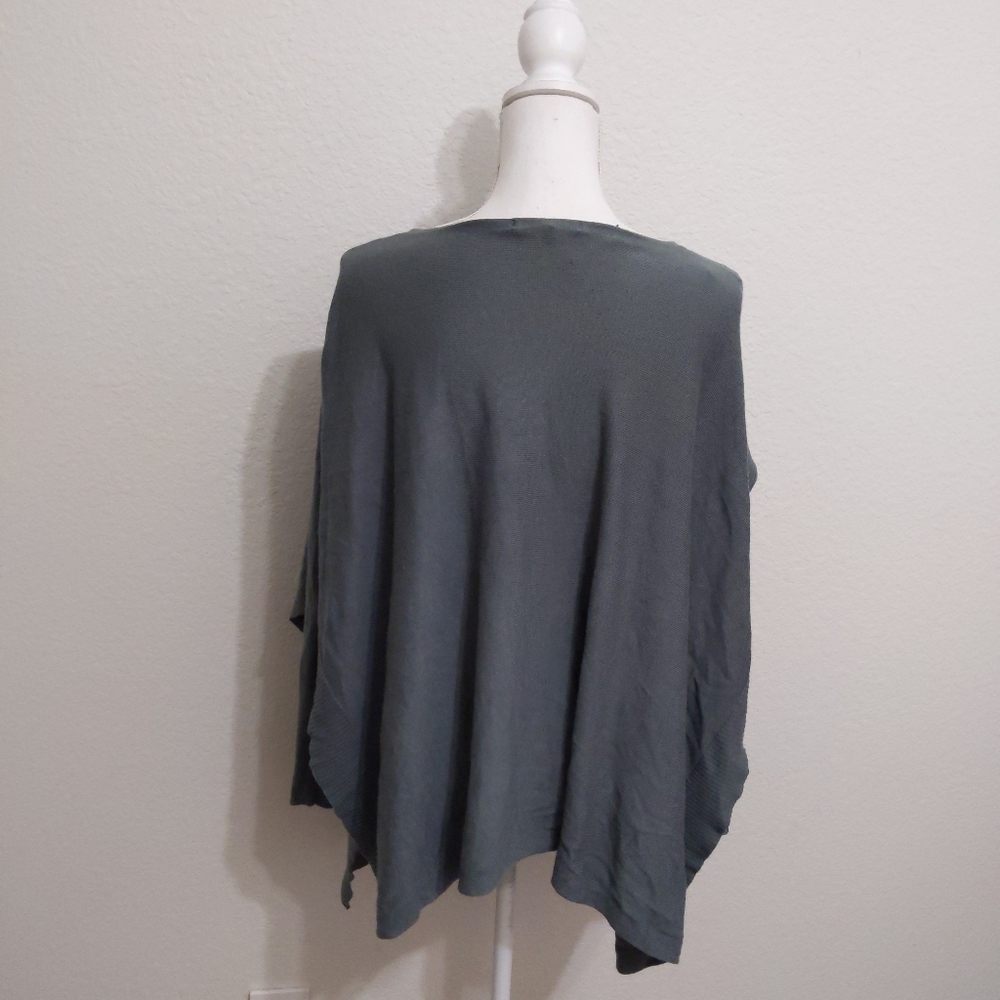 Romeo + Juliet Couture Nordstrom Green Batwing Sweater | Fall Cozy Earthy - Picture 3 of 8
